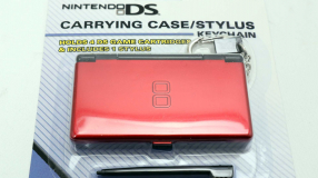 Screenshot på NDS Carrying Case/Stylus Keychain Red (Nytt)