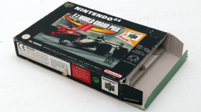 Screenshot på F-1 World Grand Prix II (2) (inkl. Shark Protectors)