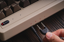 Screenshot på 8Bitdo Retro Mechanical Keyboard - C64 Edition (ISO UK Layout)