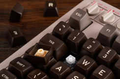 Screenshot på 8Bitdo Retro Mechanical Keyboard - C64 Edition (ISO UK Layout)