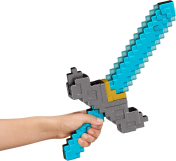 Screenshot på Minecraft Movie 2-in-1 Sword and Pickaxe