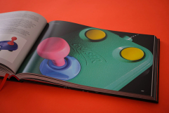 Screenshot på Trigger Happy - A Visual Celebration of Video Game Controllers (Inbunden)