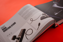 Screenshot på Trigger Happy - A Visual Celebration of Video Game Controllers (Inbunden)