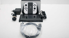 Screenshot på Nintendo Switch OLED Modell (inkl. Vita Joy-Cons)